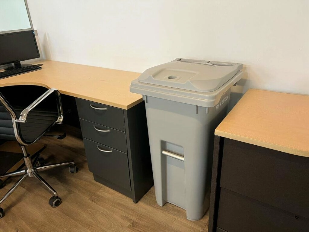 32Gallon ISeries Shred Cart Bins4 Shredding